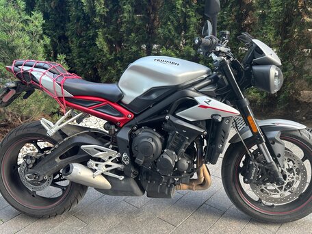 2018 Triumph Street Triple, серый, 700000 рублей, вид 3