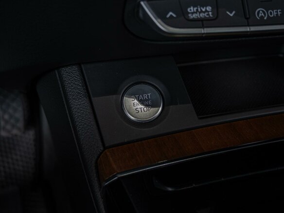 2021 Audi Q5 45 TFSI II (FY) Рестайлинг, чёрный, 4650000 рублей - вид 21