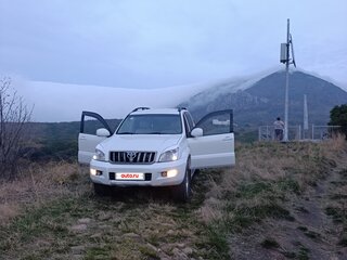 2004 Toyota Land Cruiser Prado 120 Series, белый, 1480000 рублей, вид 3