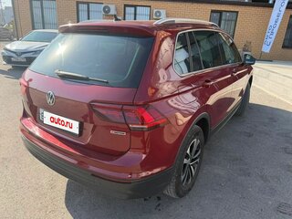 2019 Volkswagen Tiguan II, красный, 2255000 рублей, вид 2
