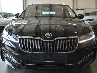 2023 Skoda Superb III Рестайлинг, чёрный, 3200000 рублей, вид 2