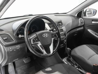 2016 Hyundai Solaris I Рестайлинг, белый, 1300000 рублей, вид 5