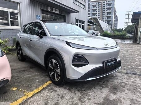 2026 Changan Qiyuan Q05 40.3 kWh II, серебристый, 2210000 рублей, вид 3