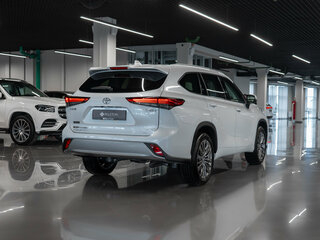 2026 Toyota Highlander IV (XU70), белый, 5700000 рублей, вид 5