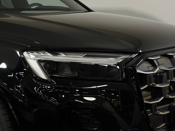 2026 Audi Q7 45 TFSI II (4M) Рестайлинг 2, чёрный, 11750000 рублей - вид 3