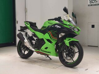 2024 Kawasaki Ninja 400, зелёный, 797000 рублей, вид 3