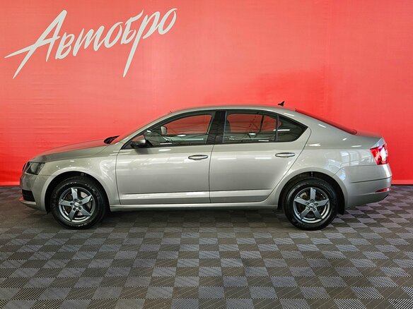 2017 Skoda Octavia III (A7) Рестайлинг, серый, 1485000 рублей - вид 2