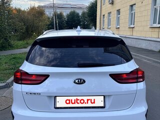 2019 Kia Ceed III, белый, 1730000 рублей, вид 3