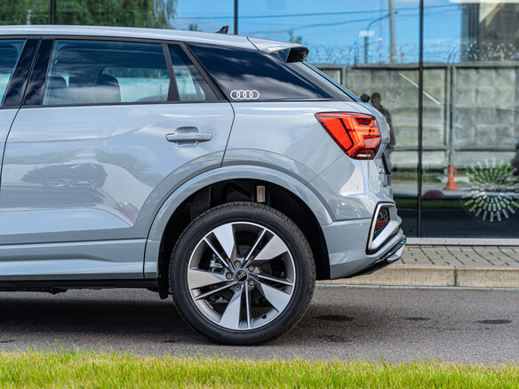 2026 Audi Q2 L 35 TFSI I Рестайлинг, серый, 3990000 рублей - вид 21