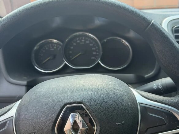 2019 Renault Logan II Рестайлинг, белый, 800000 рублей - вид 6
