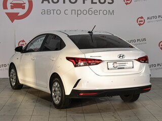 2022 Hyundai Solaris II Рестайлинг, белый, 1930000 рублей, вид 2