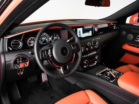 2025 Rolls-Royce Ghost Extended II Рестайлинг (Series II), оранжевый, 44000000 рублей, вид 4