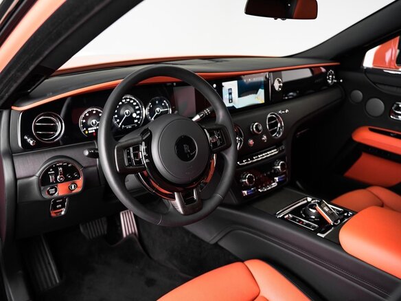 2025 Rolls-Royce Ghost Extended II Рестайлинг (Series II), оранжевый, 44000000 рублей - вид 3