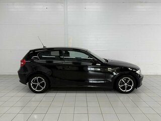 2009 BMW 1 серии 116i I (E81/E82/E87/E88) Рестайлинг, чёрный, 575000 рублей, вид 4