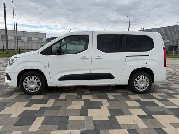 2022 Opel Combo XL E, белый, 1695000 рублей - вид 7