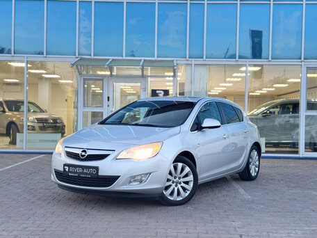 Opel Astra J