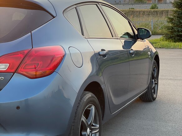 2013 Opel Astra J Рестайлинг, синий - вид 3