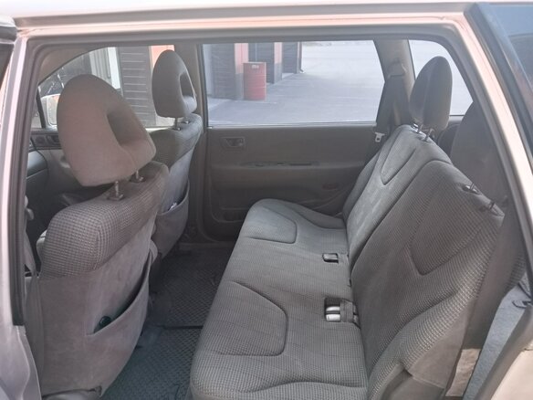 2002 Mitsubishi Space Wagon III, серебристый - вид 19