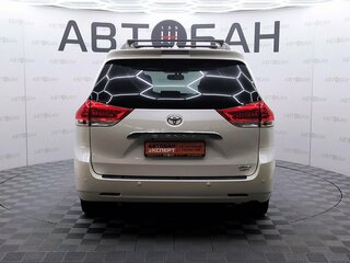 2012 Toyota Sienna III, белый, 2500000 рублей, вид 5