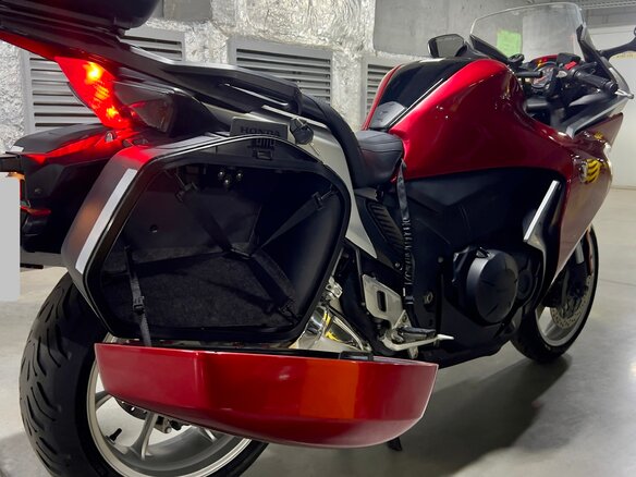 2011 Honda VFR 1200, красный, 800000 рублей - вид 4