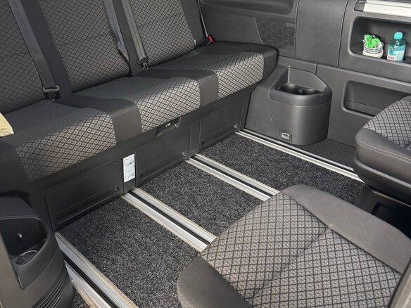 2021 Volkswagen Multivan T6 Рестайлинг, белый, 7350000 рублей - вид 15
