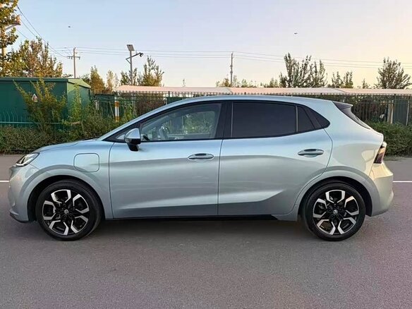 2025 MG 4 EV 42.8 kWh II, зелёный, 1675000 рублей - вид 7