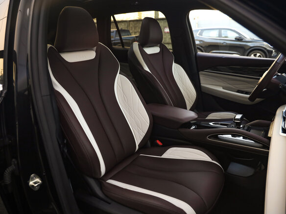 2023 Geely Monjaro I, чёрный, 3099777 рублей - вид 30