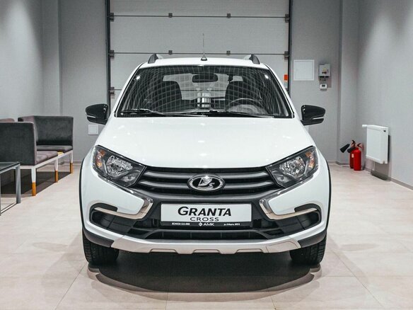 2026 Lada (ВАЗ) Granta Cross I Рестайлинг, белый - вид 2