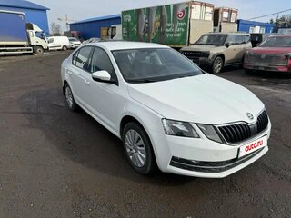 2019 Skoda Octavia III (A7) Рестайлинг, белый, 1750000 рублей, вид 3