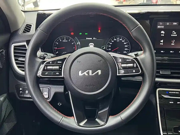 2022 Kia KX3, белый, 1370000 рублей - вид 8