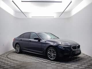 2019 BMW 5 серии 520d xDrive VII (G30/G31/G38), чёрный, 3485000 рублей, вид 3