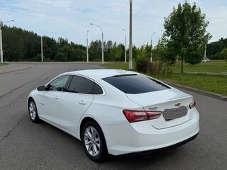 2021 Chevrolet Malibu IX Рестайлинг, белый, 1281469 рублей, вид 5