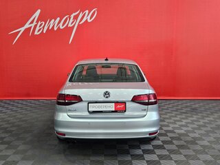 2018 Volkswagen Jetta VI Рестайлинг, серебристый, 1465000 рублей, вид 4