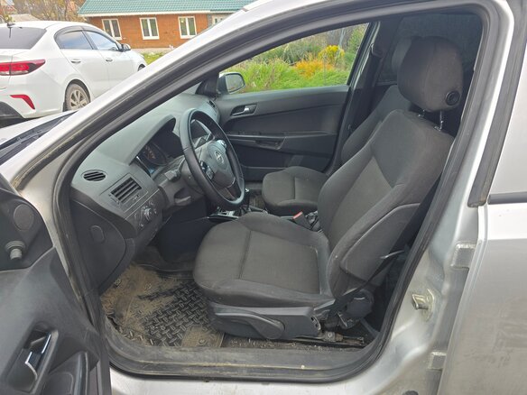 2008 Opel Astra H Рестайлинг, серый, 400000 рублей - вид 5