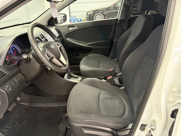2015 Hyundai Solaris I Рестайлинг, белый, 1047000 рублей - вид 11