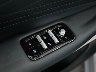 2026 Geely EX5 Гибрид EM-R, серебристый, 3829990 рублей, вид 4