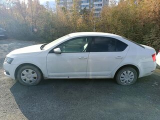 2018 Skoda Octavia III (A7) Рестайлинг, белый, 750000 рублей, вид 4