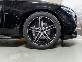 2025 Mercedes-Benz E-Класс 300 VI (W214, S214), чёрный, 9724000 рублей, вид 5