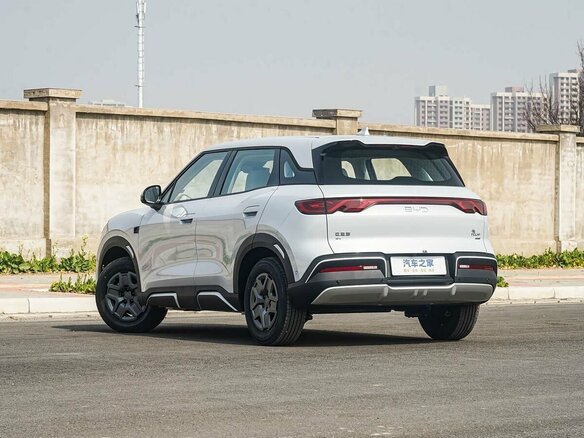 2026 BYD Yuan Up 45.12 kWh, белый, 2160000 рублей - вид 4