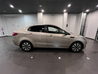 2011 Kia Rio 4-speed III, бежевый, 650000 рублей, вид 2