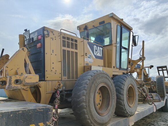 2011 Caterpillar 140, жёлтый, 5800000 рублей - вид 1