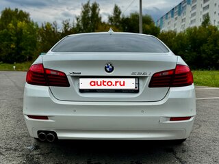 2013 BMW 5 серии 528i xDrive VI (F10/F11/F07) Рестайлинг, белый, 1630000 рублей, вид 3