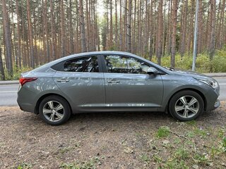 2017 Hyundai Solaris II, серый, 1420000 рублей, вид 2
