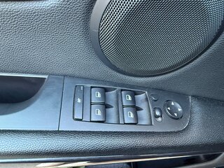 2010 BMW 3 серии 320i V (E90/E91/E92/E93) Рестайлинг, чёрный, 1190000 рублей, вид 3