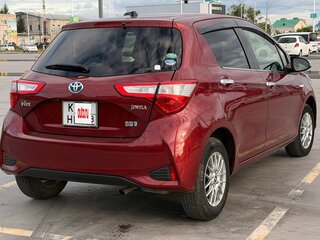 2017 Toyota Vitz III (XP130) Рестайлинг, пурпурный, 1000000 рублей, вид 4