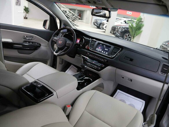 2019 Kia Carnival III, чёрный, 2650000 рублей - вид 5