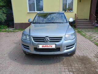2010 Volkswagen Touareg I Рестайлинг, серебристый, 1250000 рублей, вид 2