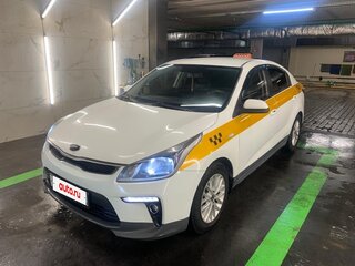2018 Kia Rio IV, белый, 900000 рублей, вид 2