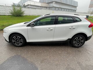 2017 Volvo V40 Cross Country I Рестайлинг, белый, 1850000 рублей, вид 3