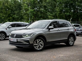 2021 Volkswagen Tiguan II Рестайлинг, серебристый, 2305000 рублей, вид 1